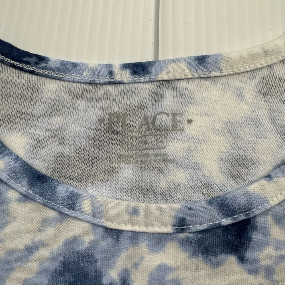538. The Children’s Place Blue and White Tie-Dye Top (XL 14)
